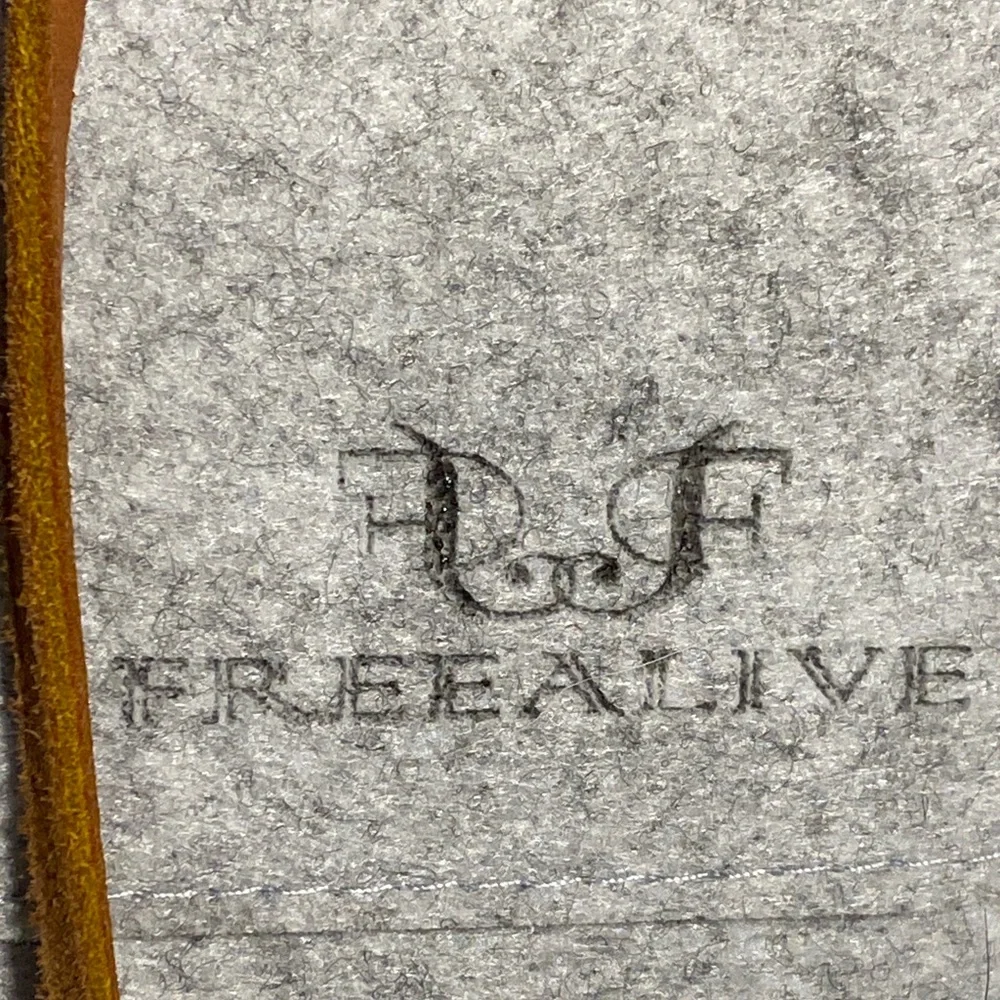 FREE ALIVE Gray and Brown Felt Tote and Clutch Set - Picture 2 of 11